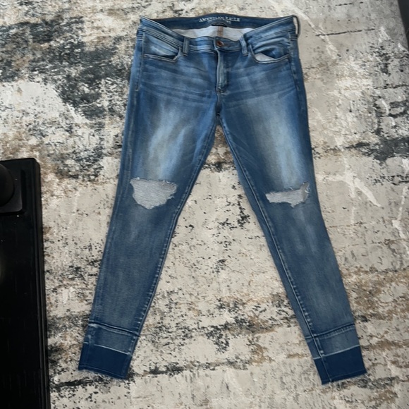 🔥🍂AE RIPPED JEANS - Picture 4 of 4